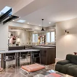 80M2 Center Of Paris, Absolute Calm