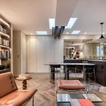 80M2 Center Of Paris, Absolute Calm